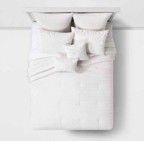 8pc King Clipped Jacquard Geo Circle
Comforter Set White - Threshold™